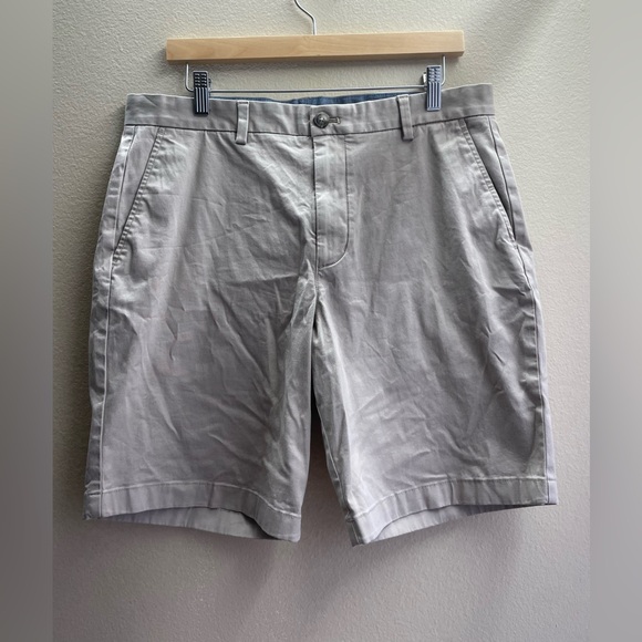 Vineyard Vines Men Chino Shorts Size 33 - Picture 1 of 7